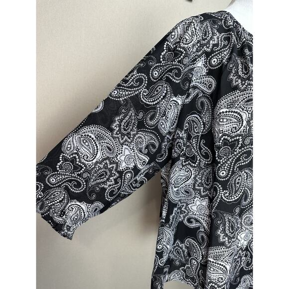 Floral & Ivy Black & White Blouse Sz 1X Paisley Print Button Up V-Neck - Picture 4 of 14